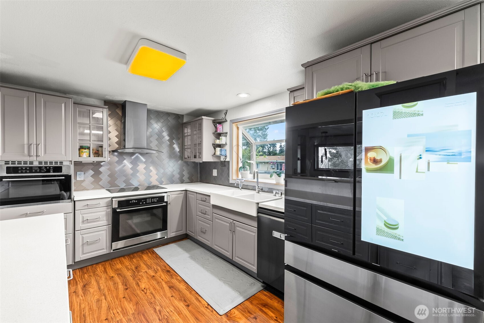 1430 Lafayette Street S