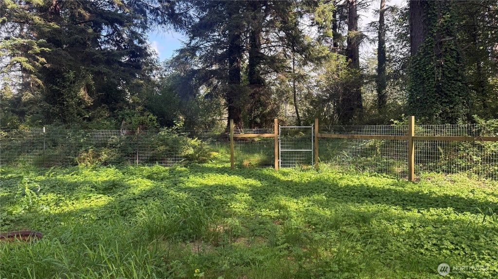 Photo of 10618 Pacific Way, Long Beach, WA 98631 (MLS # 2584592)