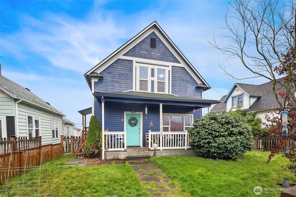 Photo of 2509 Oakes Avenue, Everett, WA 98201 (MLS # 2458171)