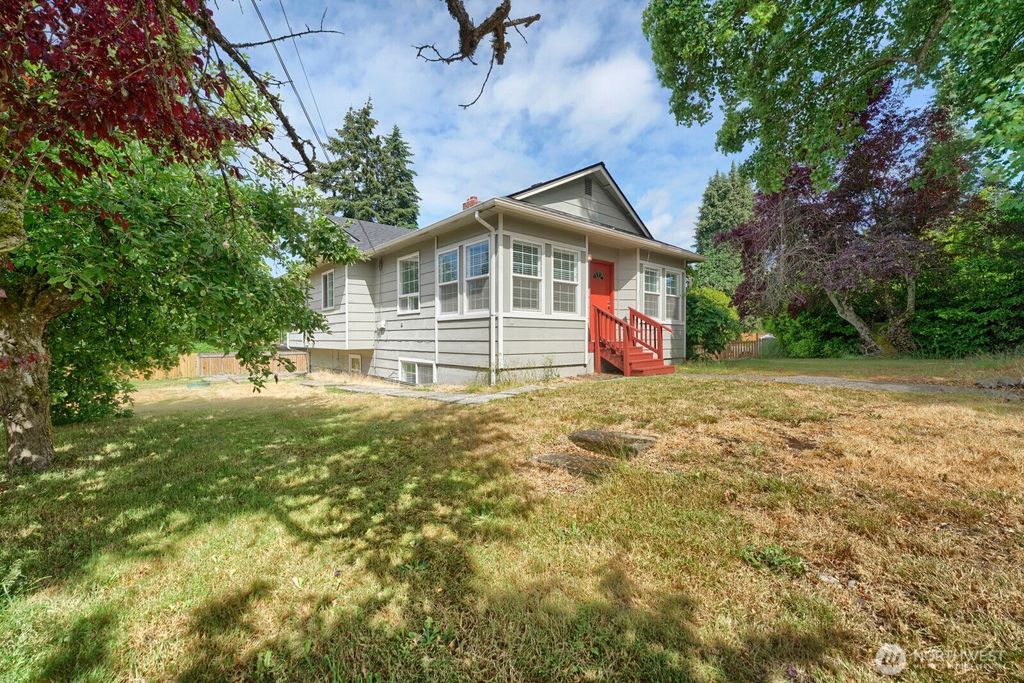 Photo of 19401 8th Avenue S, Des Moines, WA 98148 (MLS # 2547551)