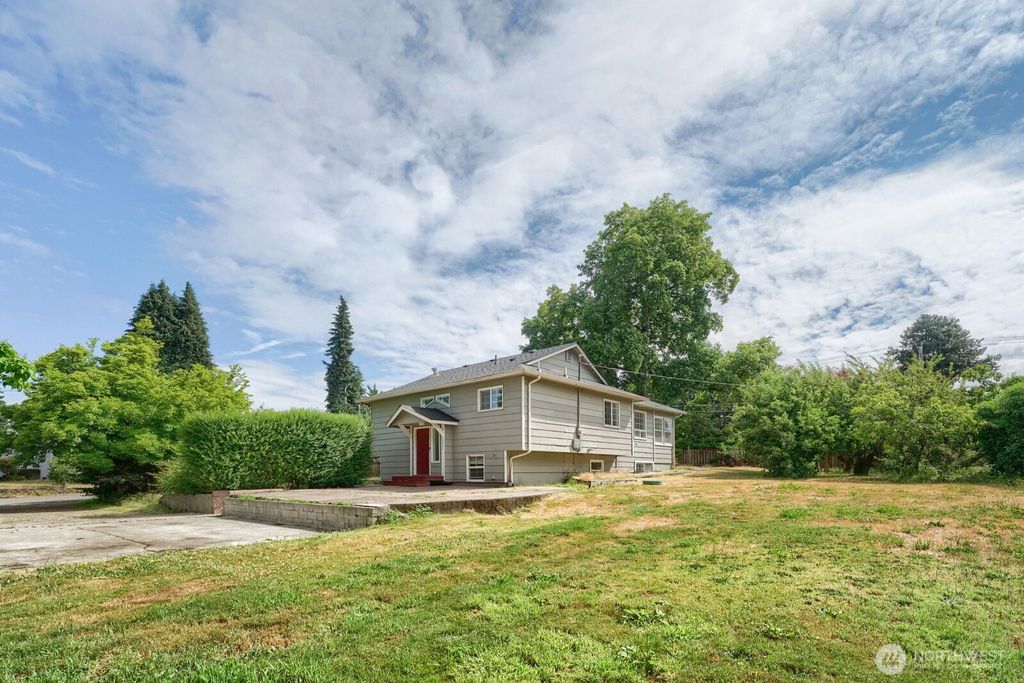 Photo of 19401 8th Avenue S, Des Moines, WA 98148 (MLS # 2547551)