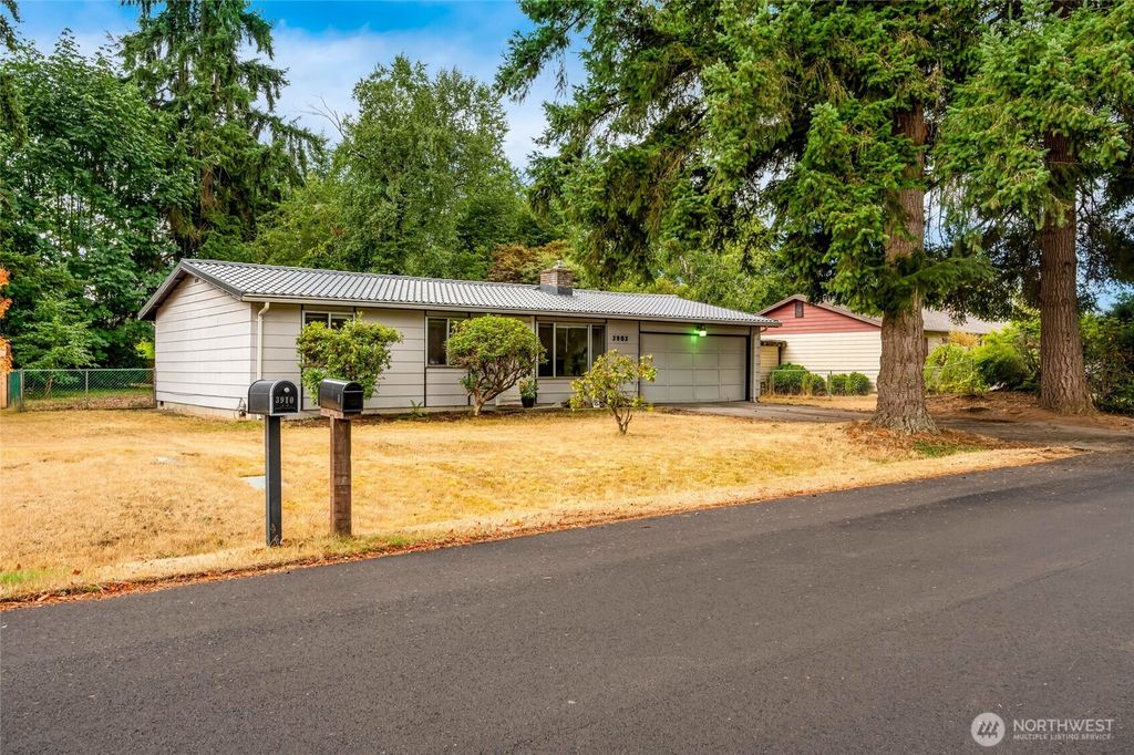 Photo of 3902 118th Place NE, Marysville, WA 98271 (MLS # 2415469)