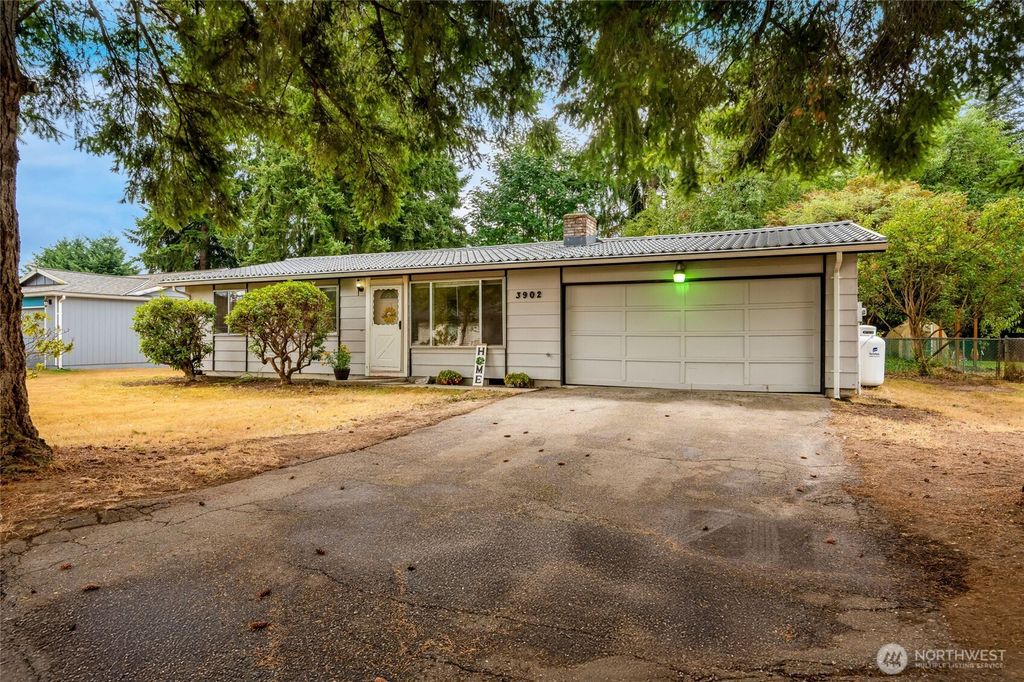 Photo of 3902 118th Place NE, Marysville, WA 98271 (MLS # 2415469)