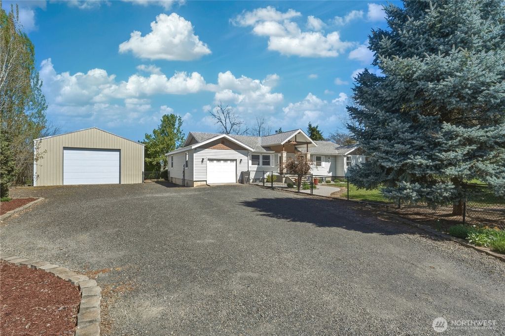 Photo of 107 Green Street, Walla Walla, WA 99362 (MLS # 2506574)