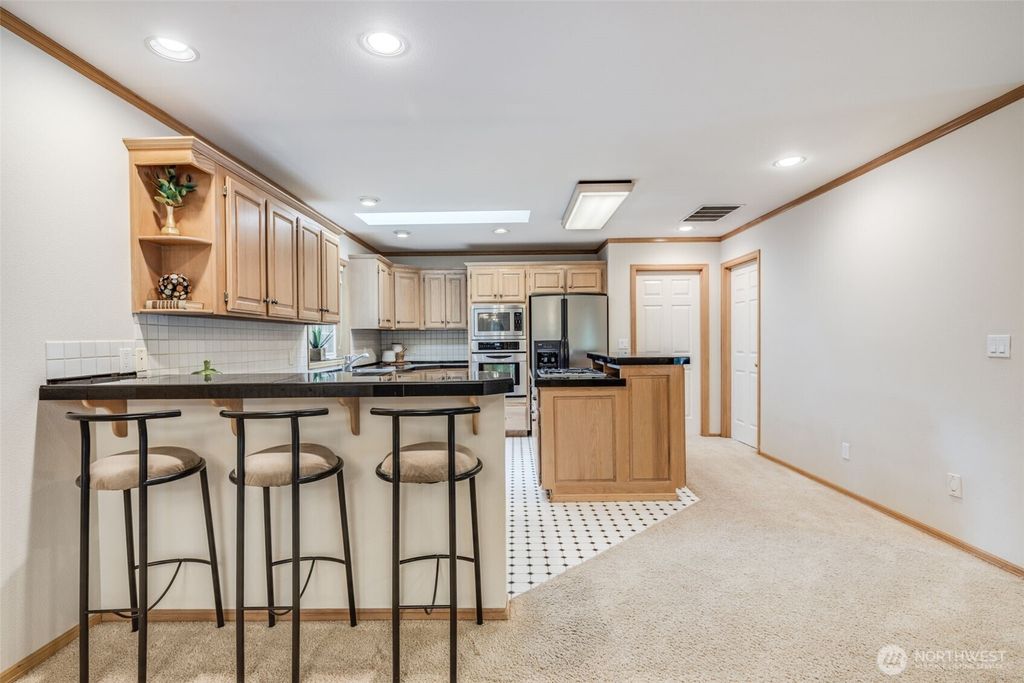 listing image 9365496788556234352