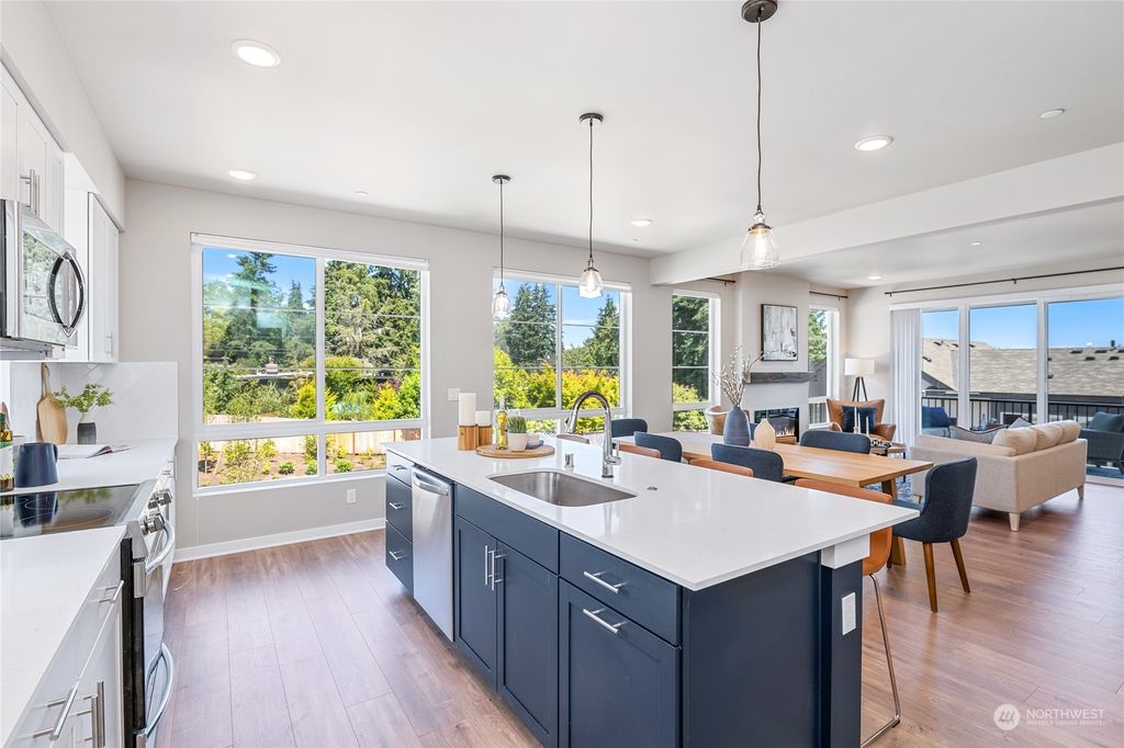 Photo of 6645 NE 189th Court #6, Kenmore, WA 98028 (MLS # 2066500)