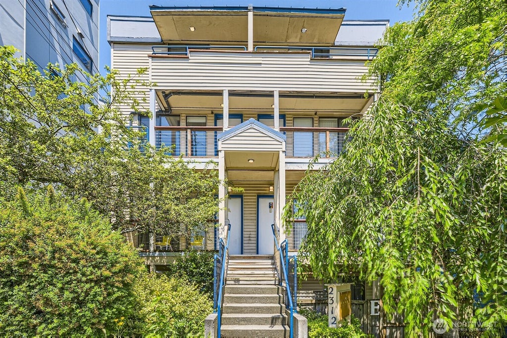 Photo of 2312 E Denny Way, Seattle, WA 98122 (MLS # 2569977)