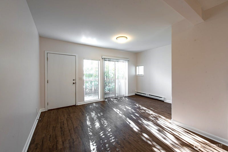 2312 E Denny Way
