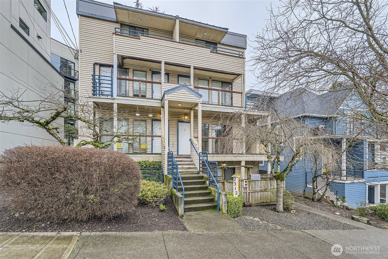 2312 E Denny Way