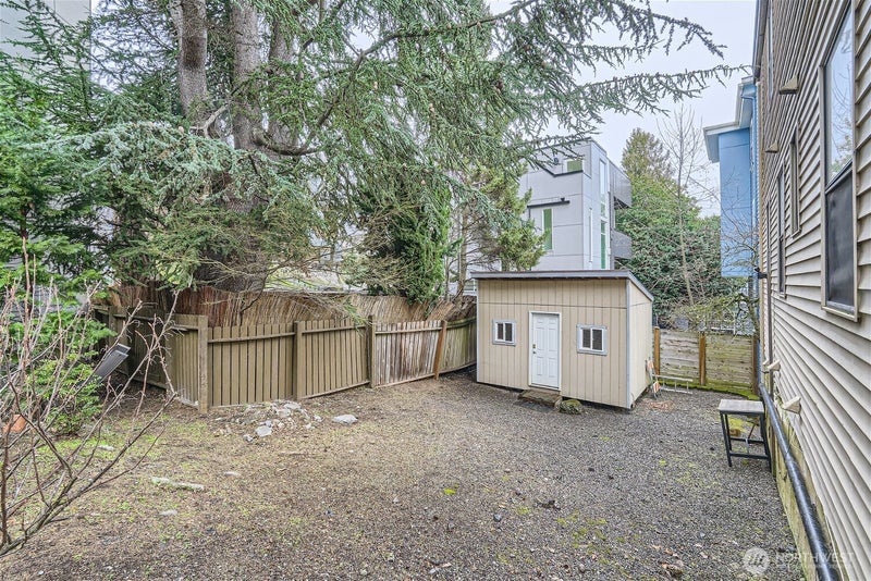 2312 E Denny Way