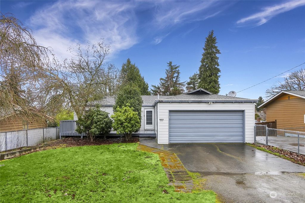 Photo of 19835 105th Avenue SE, Renton, WA 98055 (MLS # 2203845)