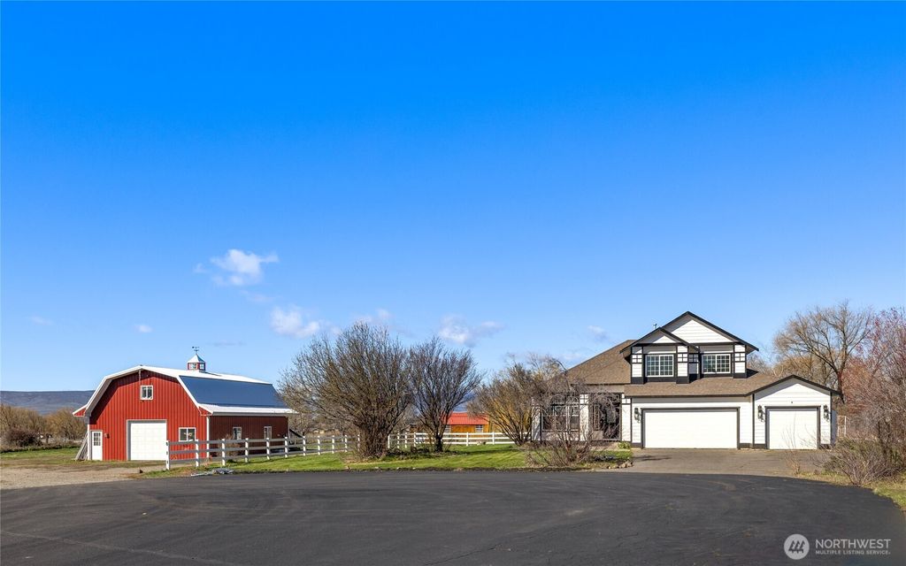 Photo of 361 Cascadia Lane, Ellensburg, WA 98926 (MLS # 2499655)