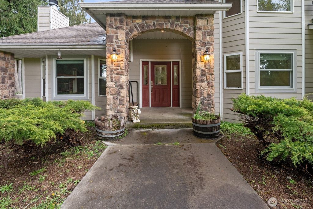 Photo of 351 Salmon Creek Road, Toledo, WA 98591 (MLS # 2509399)