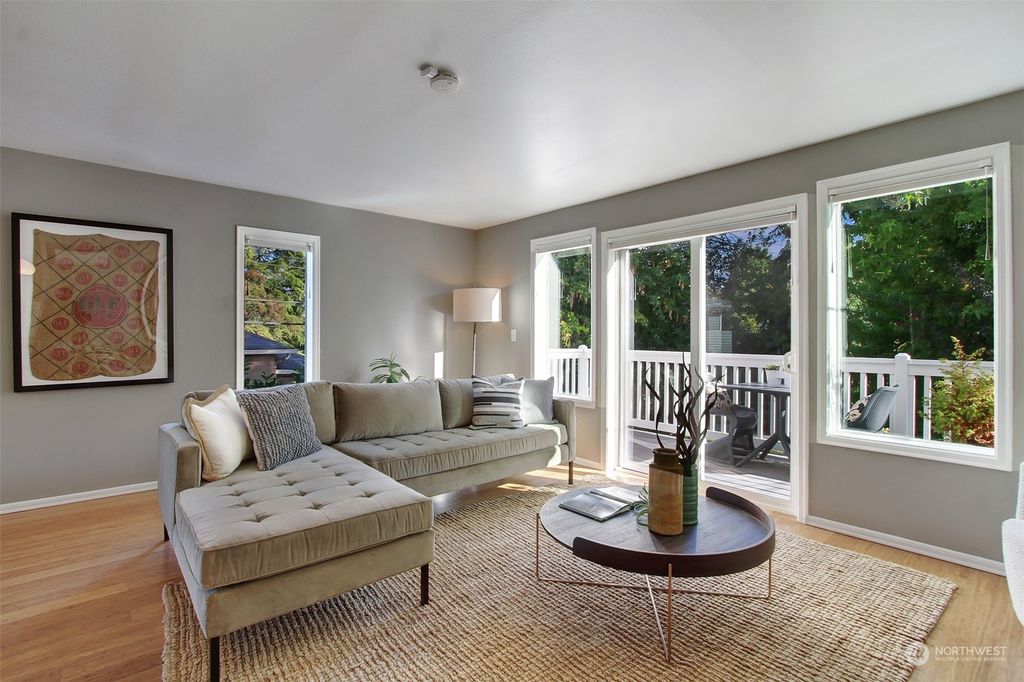 listing image 9363240105897487639