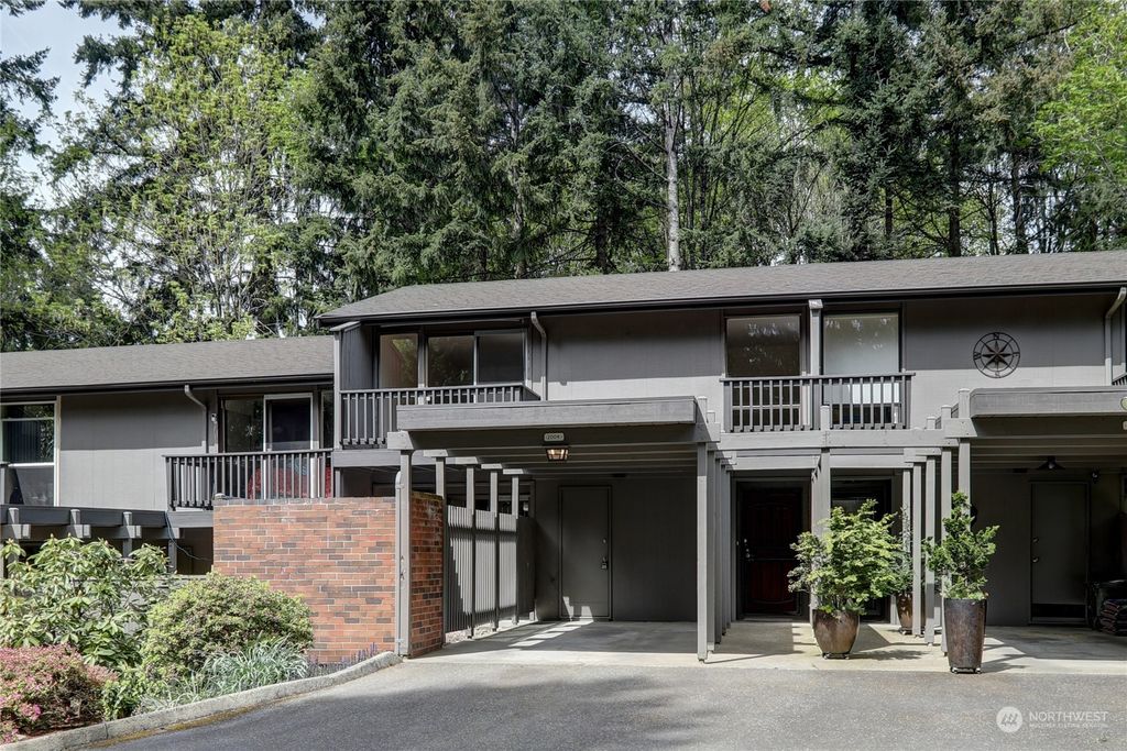 Photo of 2004 SE 16th Court, Renton, WA 98055 (MLS # 2226510)