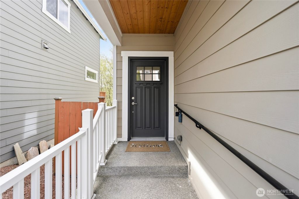 Photo of 14504 17th Avenue W, Lynnwood, WA 98087 (MLS # 2510448)