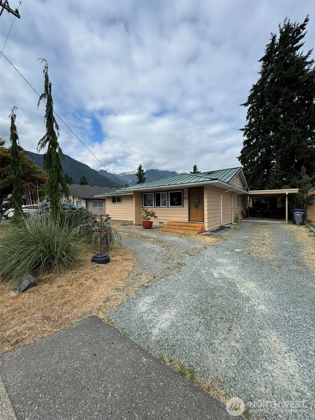 Photo of 625 Sauk Avenue, Darrington, WA 98241 (MLS # 2405856)