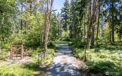 Photo of 25921 82nd Avenue E, Graham, WA 98338 (MLS # 2549781)