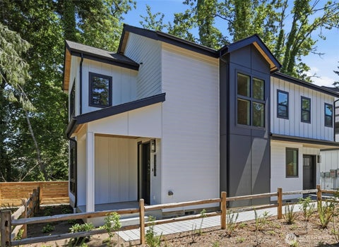 Photo of 9016 124th Lane NE, Kirkland, WA 98033 (MLS # 2556539)