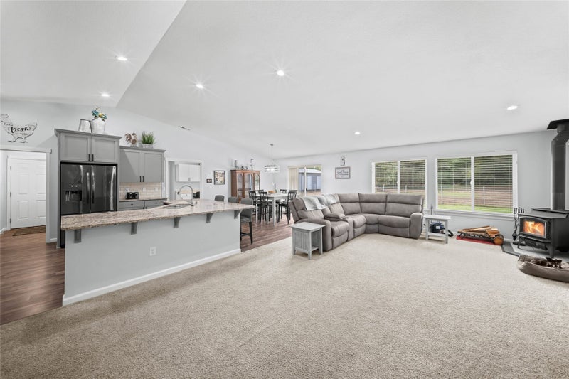 31 Glenn Road N