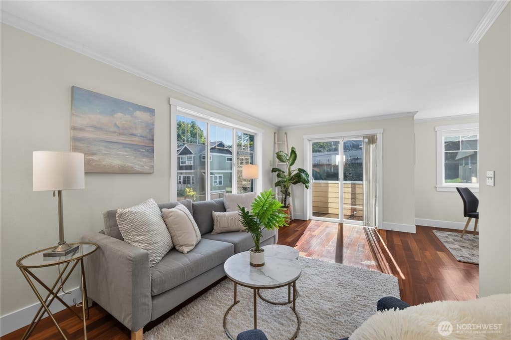 Photo of 5013 40th Avenue NE, Seattle, WA 98105 (MLS # 2574376)