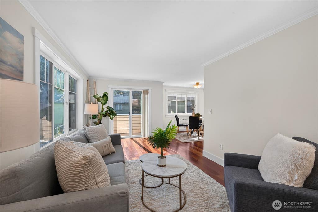 Photo of 5013 40th Avenue NE, Seattle, WA 98105 (MLS # 2574376)
