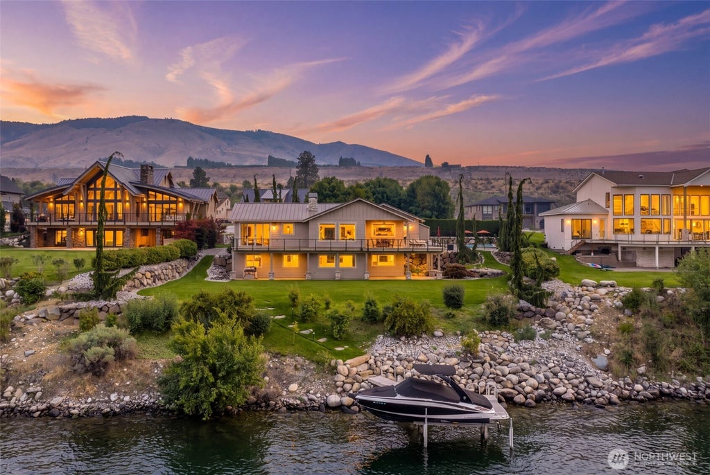 Photo of 84 Orchard Place, Orondo, WA 98843 (MLS # 2576858)
