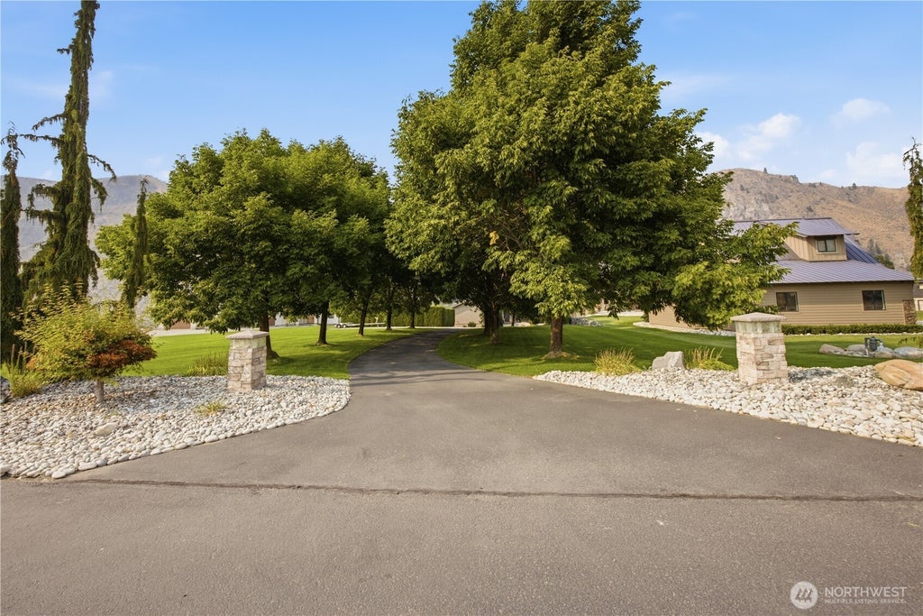 Photo of 84 Orchard Place, Orondo, WA 98843 (MLS # 2576858)