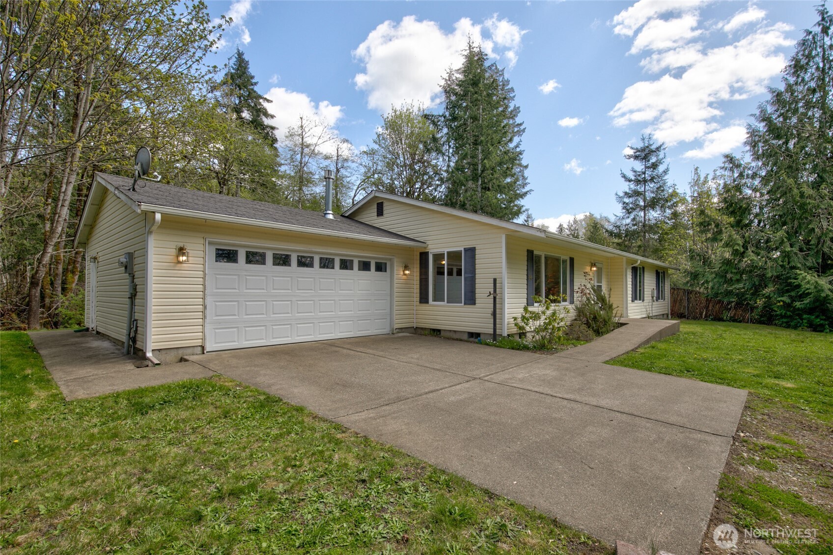 141 W Lost Lake View Drive