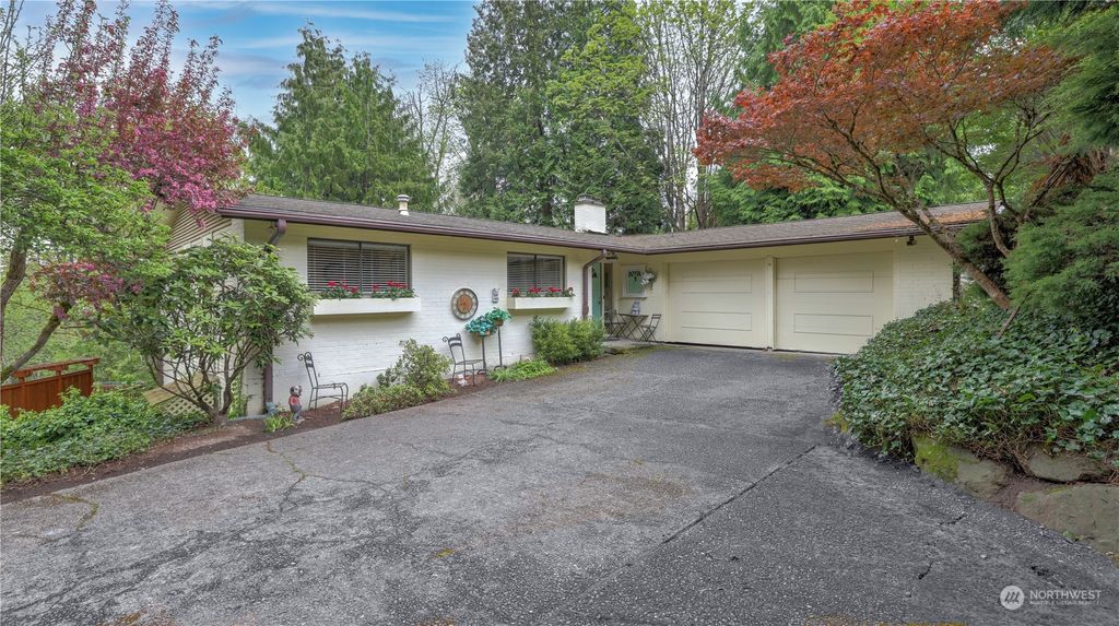Photo of 3950 96th Avenue SE, Mercer Island, WA 98040 (MLS # 2068719)
