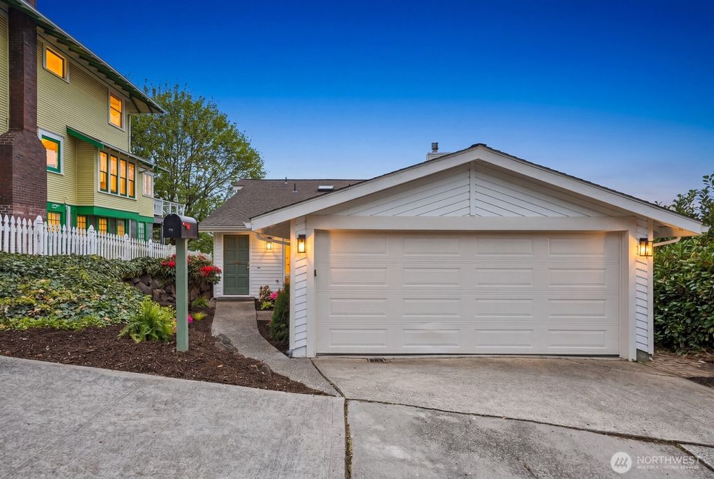 Photo of 411 Cedar Ave Ave S, Renton, WA 98057 (MLS # 2516093)