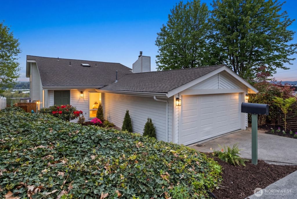 Photo of 411 Cedar Ave Ave S, Renton, WA 98057 (MLS # 2516093)