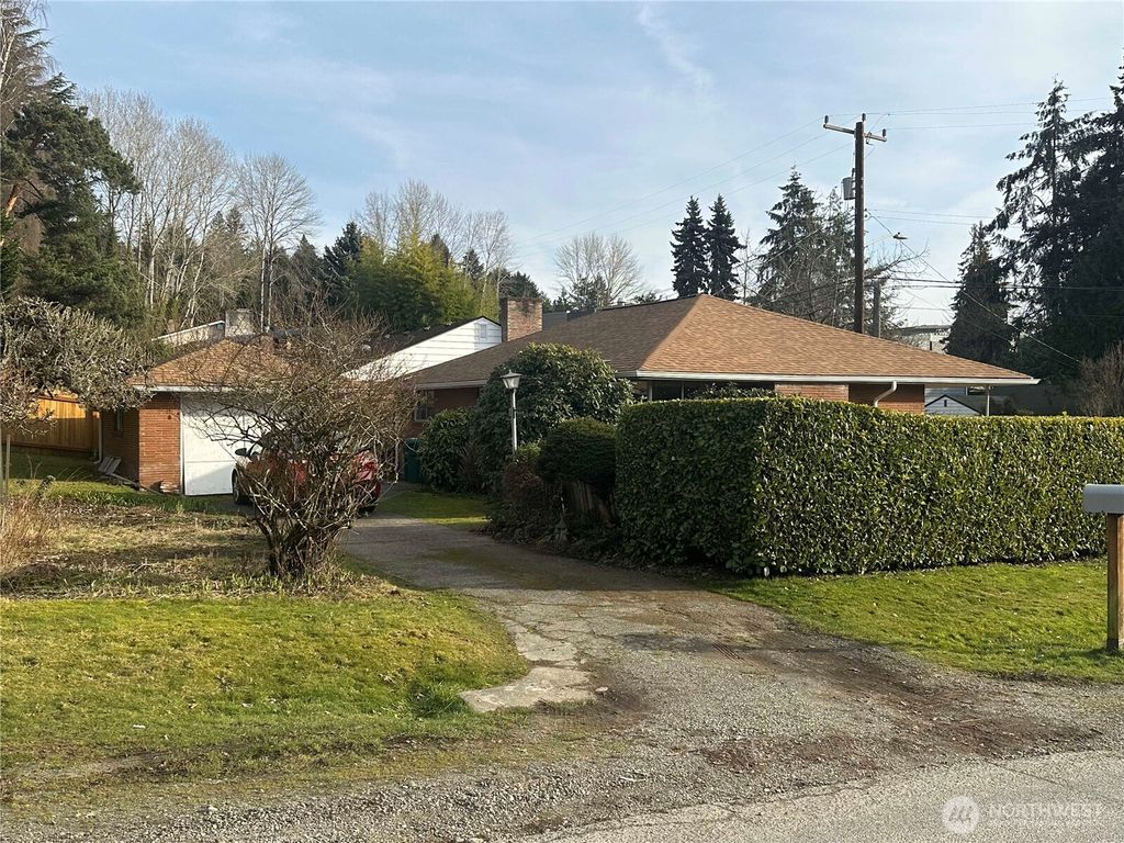 Photo of 3906 NE 109th Street, Seattle, WA 98125 (MLS # 2359528)