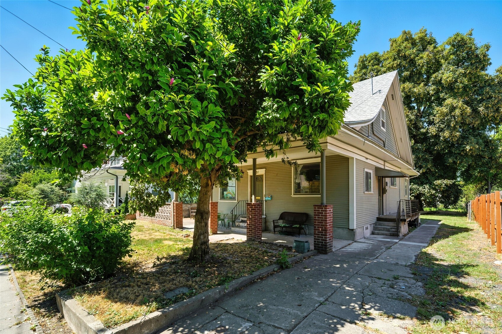 821 Valencia Street
