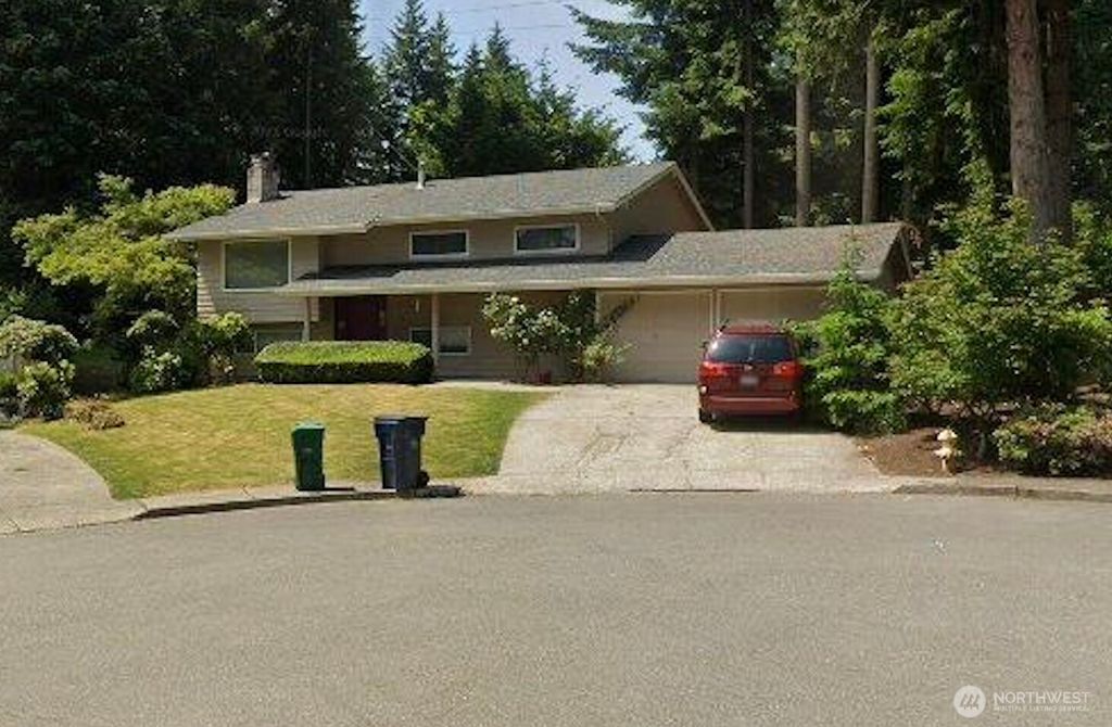 Photo of 14010 NE 71st Place, Redmond, WA 98052 (MLS # 2472019)
