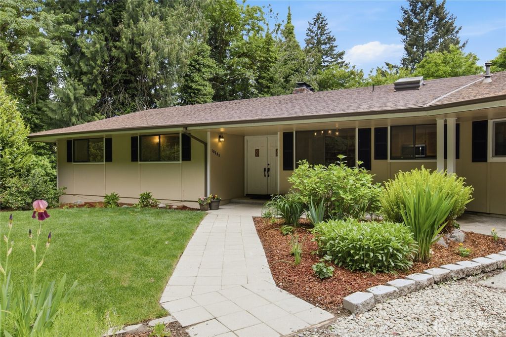 Photo of 18506 SE 294th Street, Kent, WA 98042 (MLS # 2525165)