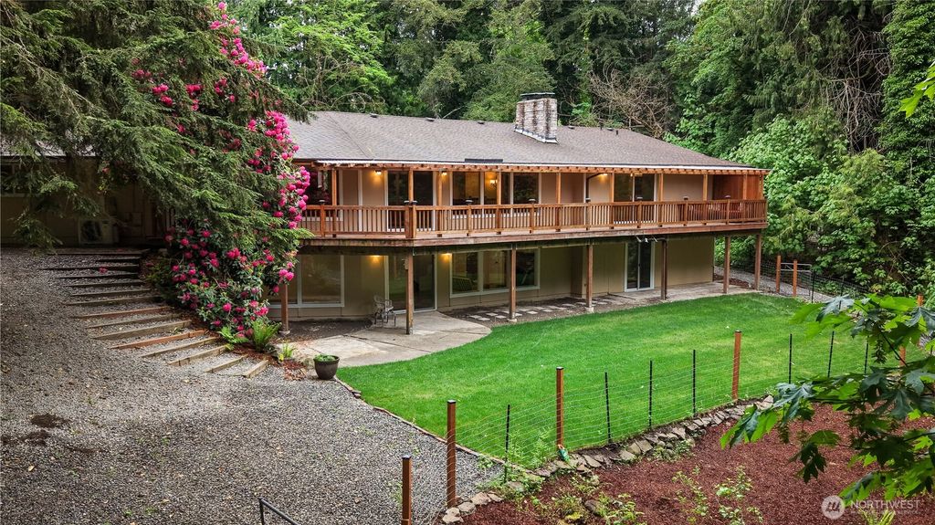 Photo of 18506 SE 294th Street, Kent, WA 98042 (MLS # 2525165)