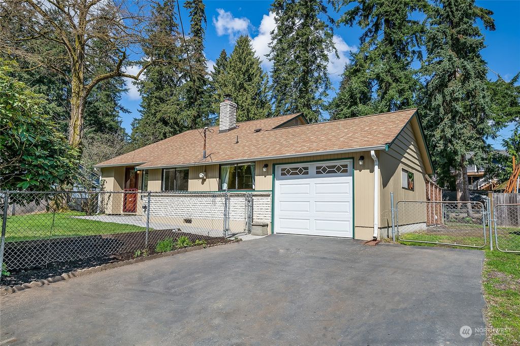 Photo of 2117 208th Place SW, Lynnwood, WA 98036 (MLS # 2049342)