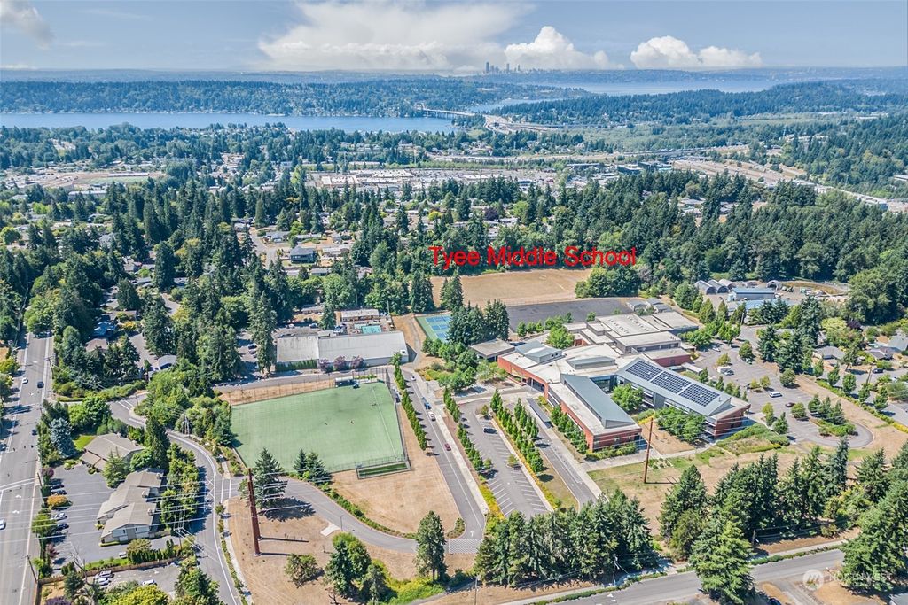 Photo of 14009 SE 37th Pl Pl, Bellevue, WA 98006 (MLS # 2314801)