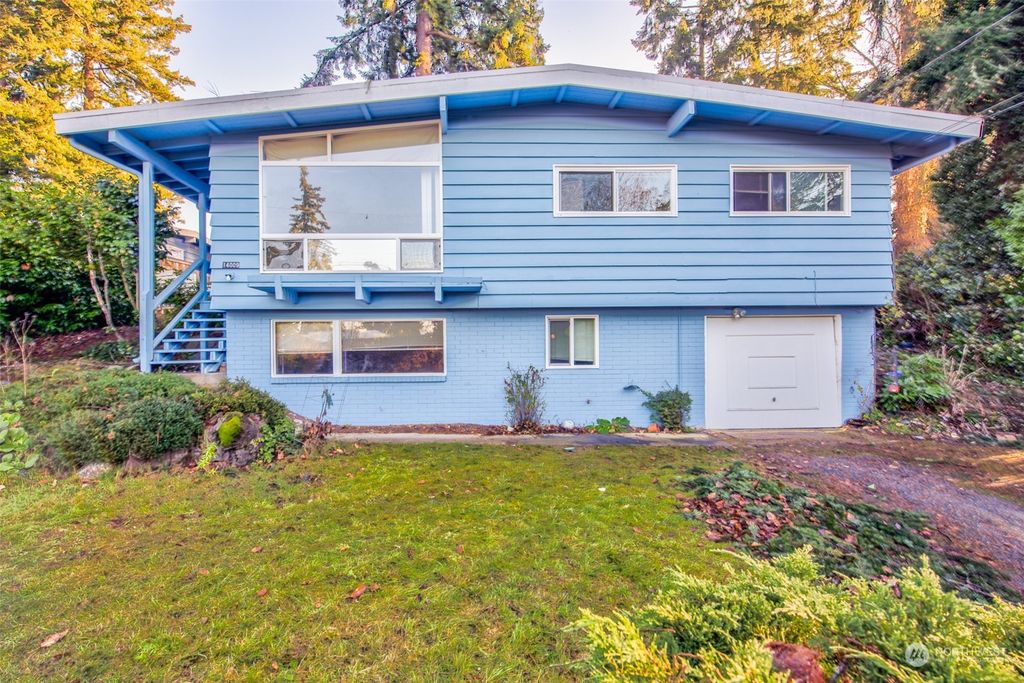 Photo of 14009 SE 37th Pl Pl, Bellevue, WA 98006 (MLS # 2314801)