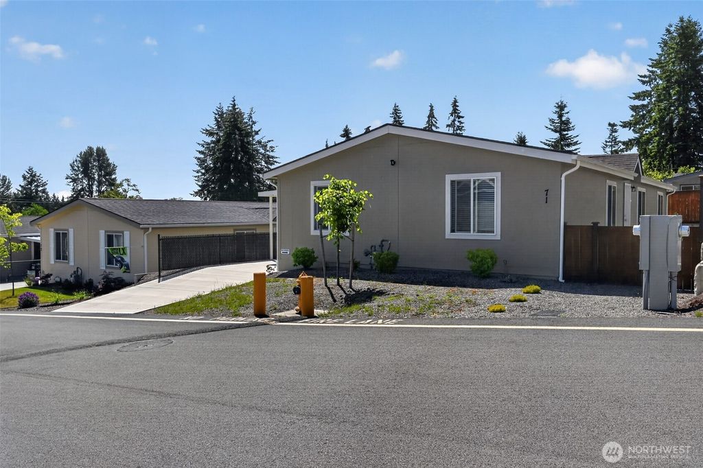 Photo of 23708 Locust Way #71, Bothell, WA 98021 (MLS # 2530475)