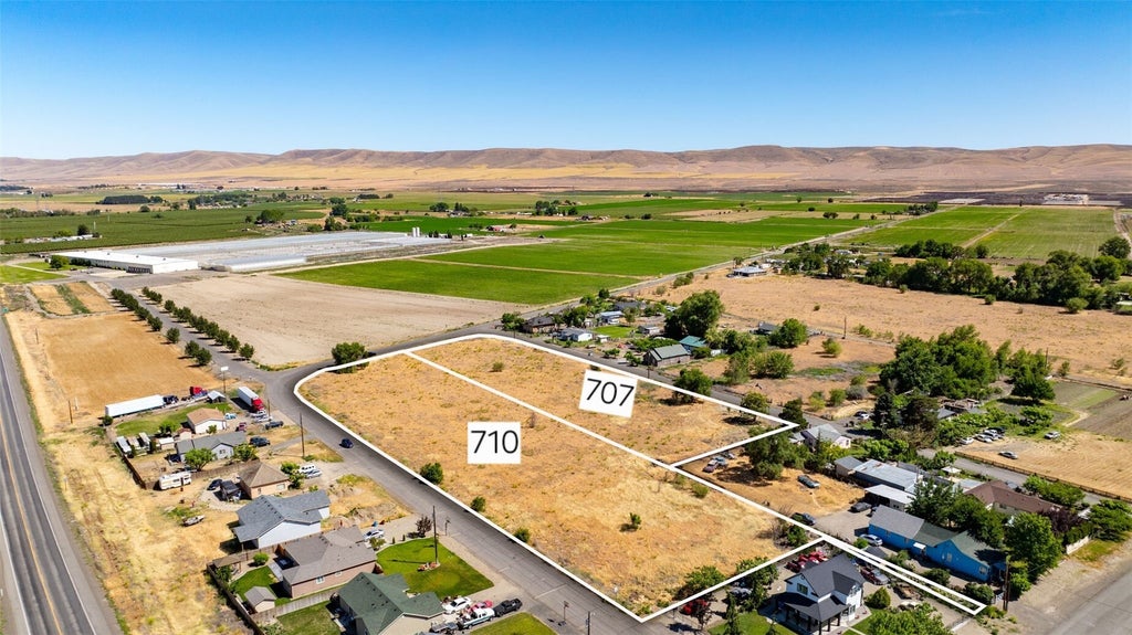 Photo of 707 Fern Street, Mabton, WA 98935 (MLS # 2599505)