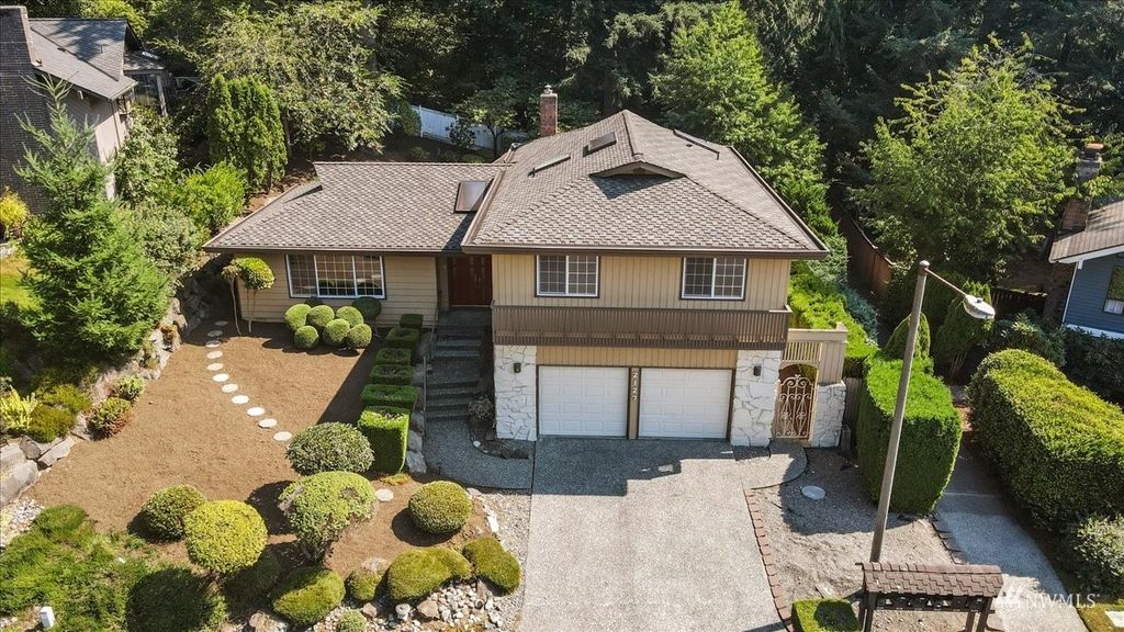 Photo of 2127 159th Court SE, Mill Creek, WA 98012 (MLS # 1993145)