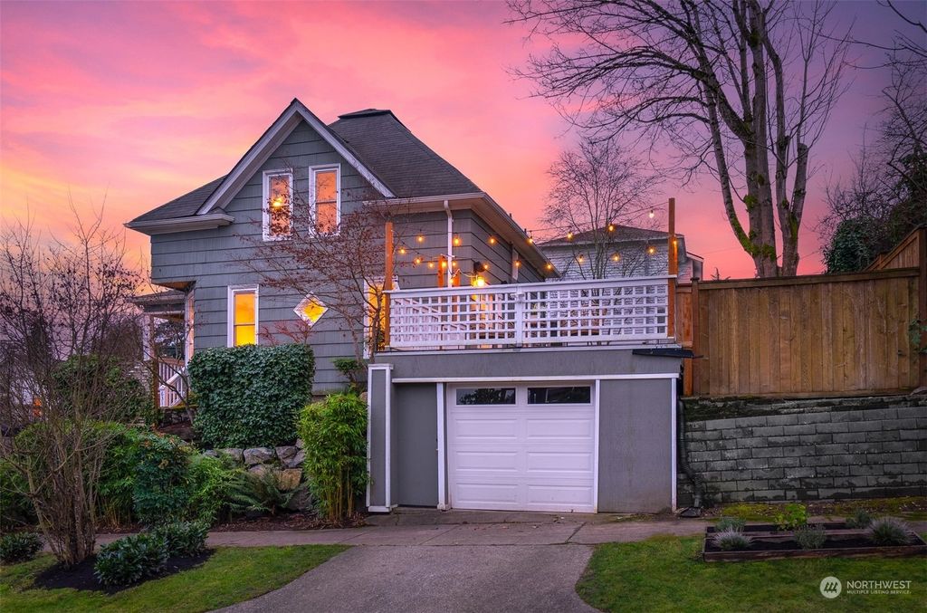 Photo of 6319 Latona Avenue NE, Seattle, WA 98115 (MLS # 2320048)