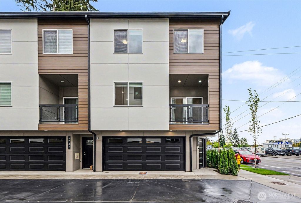 Photo of 9745 4th Avenue W, Everett, WA 98204 (MLS # 2525861)
