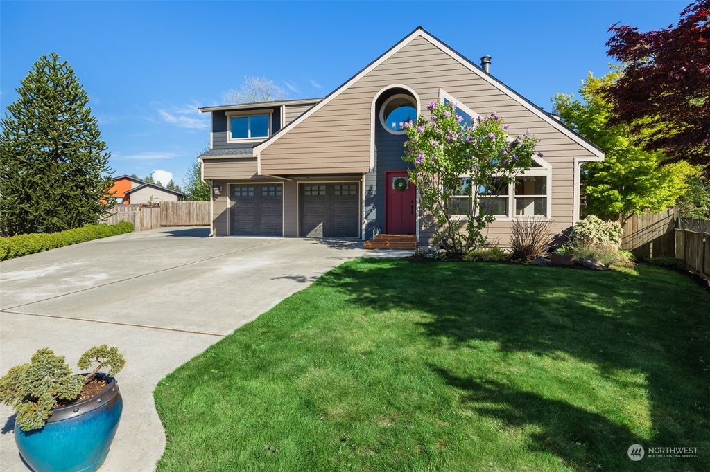 Photo of 12033 SE 252 Place, Kent, WA 98030 (MLS # 2228447)