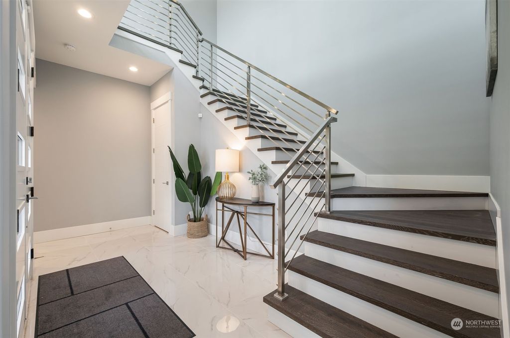 Photo of 1008 N 29th Street, Renton, WA 98056 (MLS # 2037442)