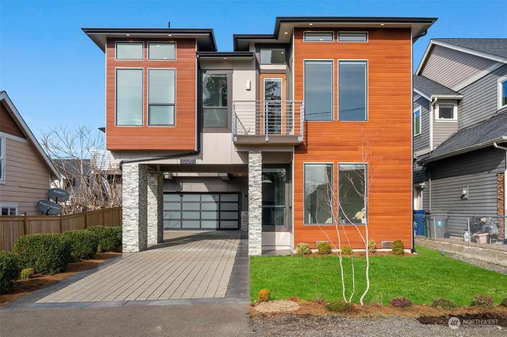 Photo of 1008 N 29th Street, Renton, WA 98056 (MLS # 2037442)