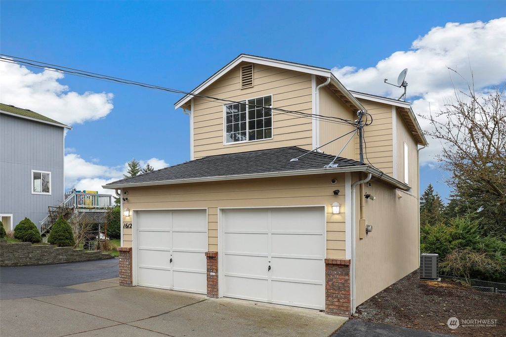 Photo of 1612 Juniper Street, Milton, WA 98354 (MLS # 2040113)