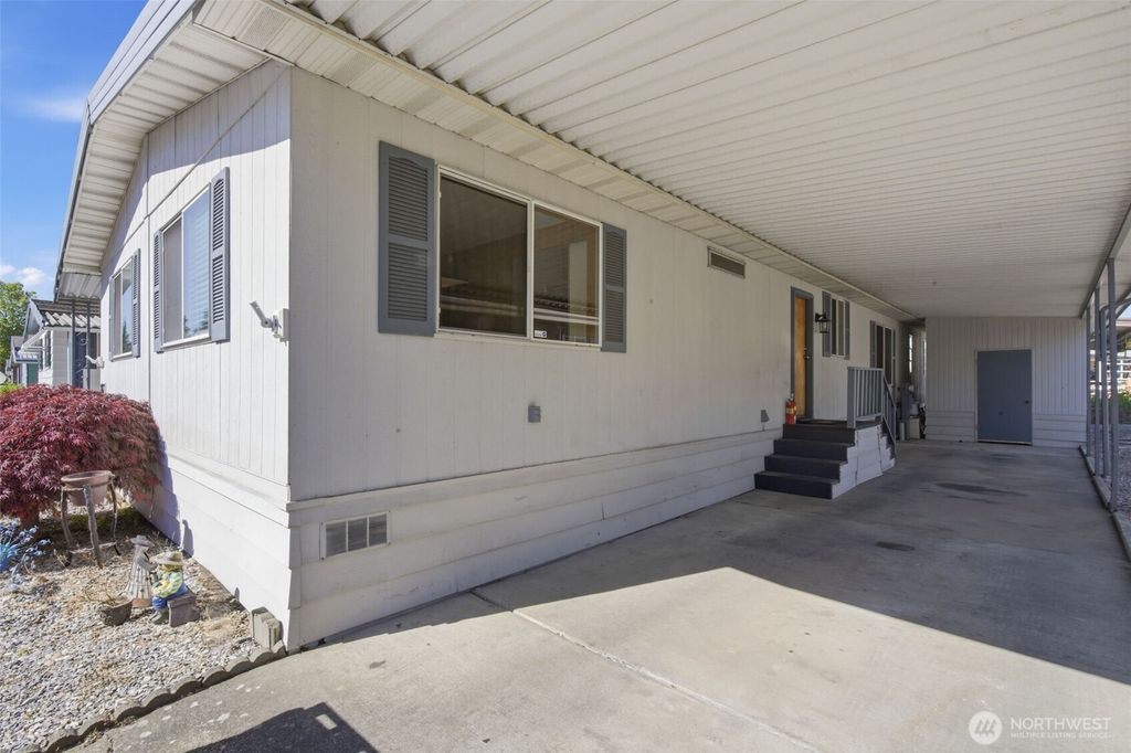Photo of 21817 107th Place SE #12, Kent, WA 98031 (MLS # 2520133)